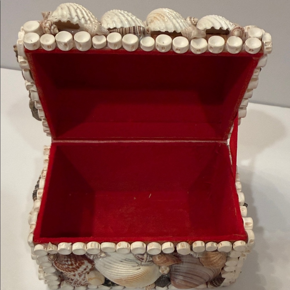 Vintage Shell-Covered Trinket Box in Natural Tones - Picture 2 of 5